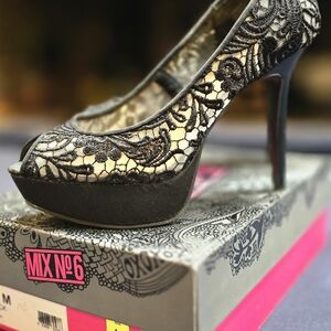 Mix No. 6 Black and Cream Lace Heels
